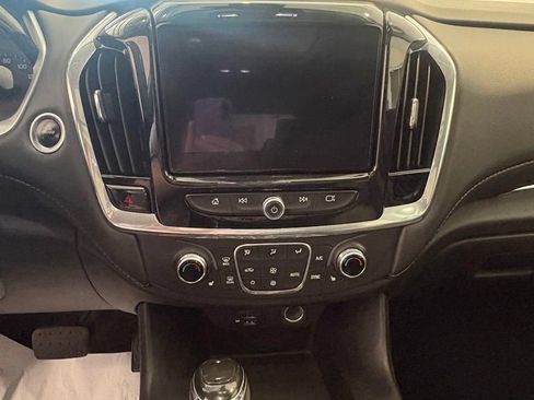 Used 2020 Chevrolet Traverse LT w/ LT Premium Package AWD/4WD image 23