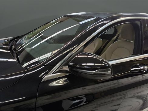 Used 2016 Mercedes-Benz C 300 4MATIC Sedan image 9