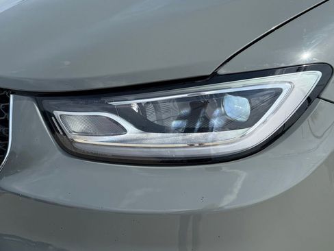Used 2023 Chrysler Pacifica Touring-L FWD image 21