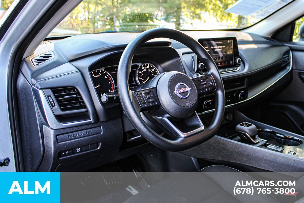 Used 2024 Nissan Rogue S FWD image 32