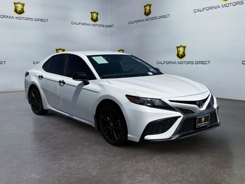 Used 2022 Toyota Camry SE w/ Carpet Mat Package (TMS) image 7