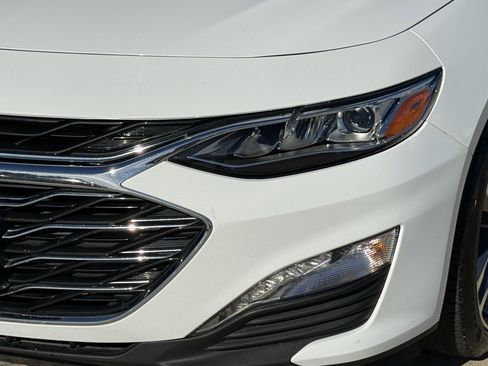 Used 2024 Chevrolet Malibu LT image 11