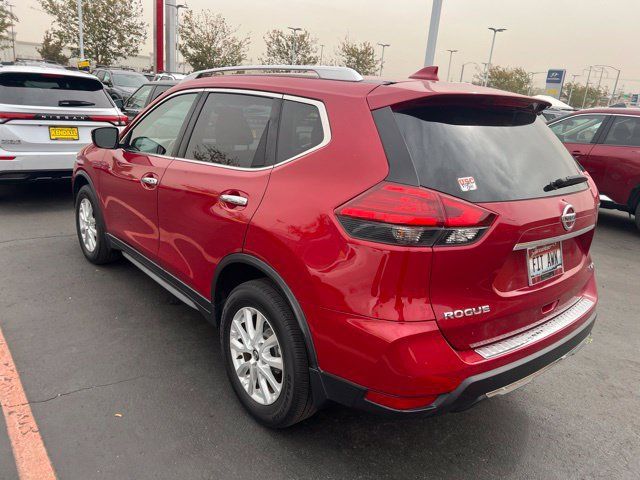 Used 2017 Nissan Rogue SV AWD/4WD image 3