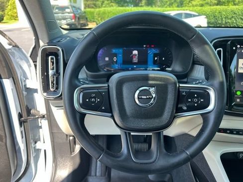 Used 2024 Volvo XC40 B5 Plus w/ Protection Package Premier AWD/4WD image 19