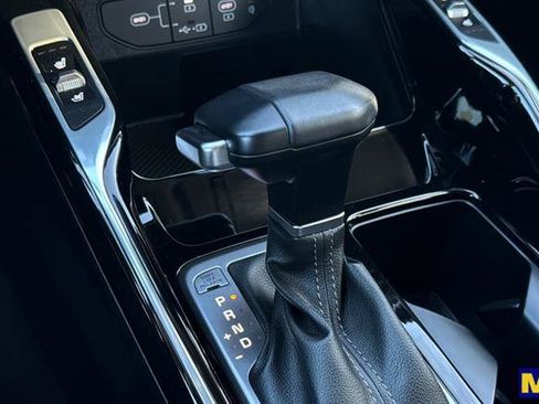 Used 2024 Kia Sorento SX image 25