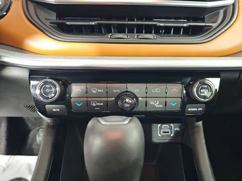 Certified 2024 Jeep Compass Limited image 23