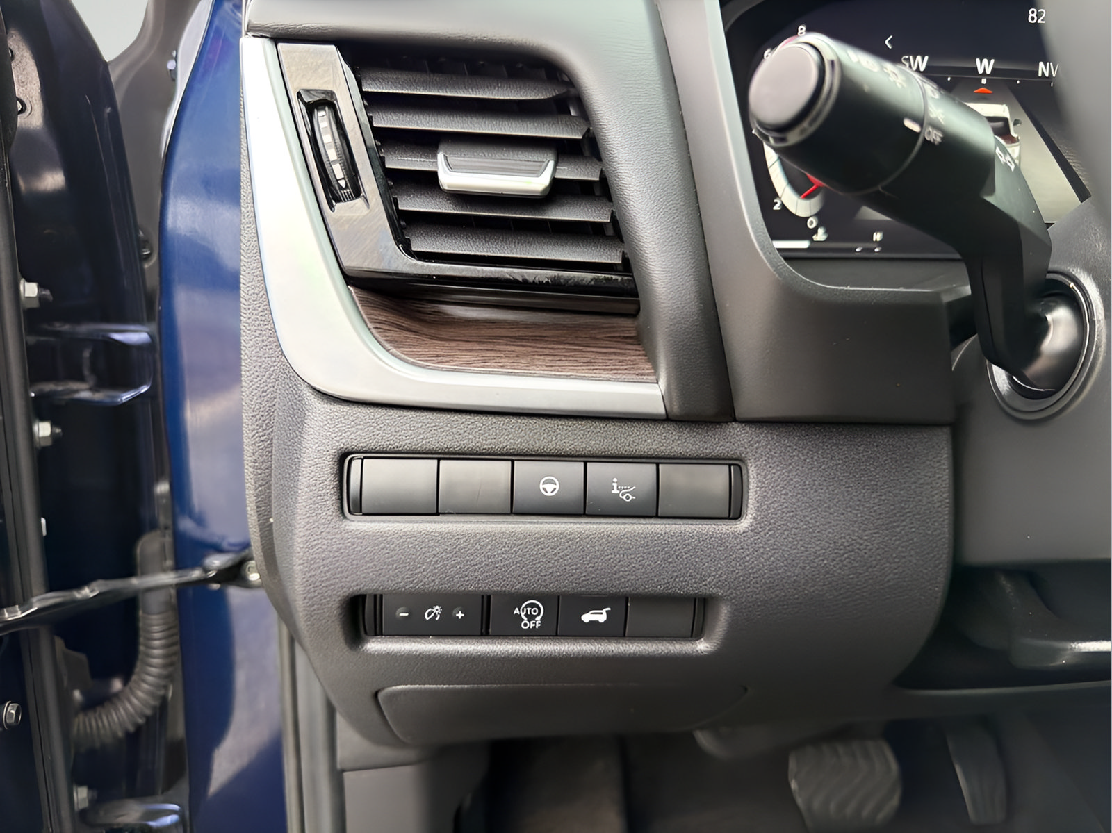 Certified 2024 Nissan Rogue Platinum w/ Platinum Premium Package FWD image 33