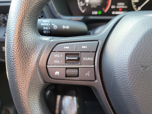 Used 2024 Honda CR-V LX image 21