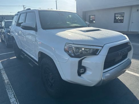 Used 2024 Toyota 4Runner TRD Off-Road Premium w/ Moonroof Package AWD/4WD image 2