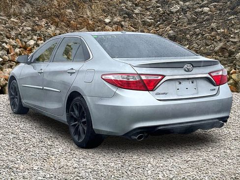 Used 2015 Toyota Camry XSE image 10