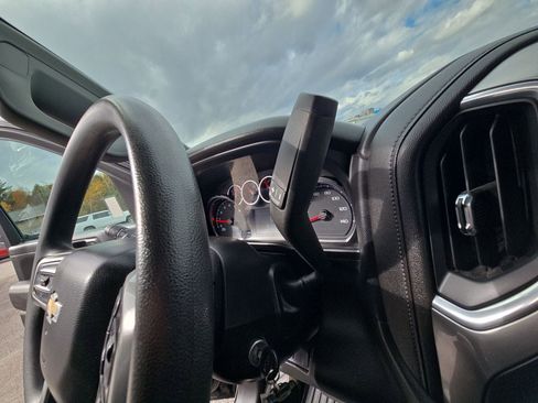 Used 2022 Chevrolet Silverado 2500 LT w/ Snow Plow Prep/Camper Package image 52