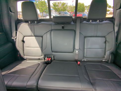 Used 2023 Chevrolet Silverado 2500 High Country AWD/4WD image 21