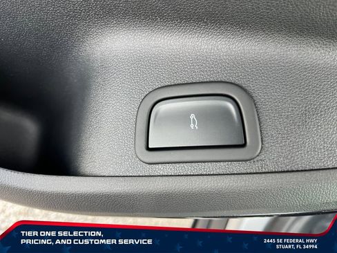 New 2026 GMC Acadia AT4 w/ Luxury Package AWD/4WD image 13