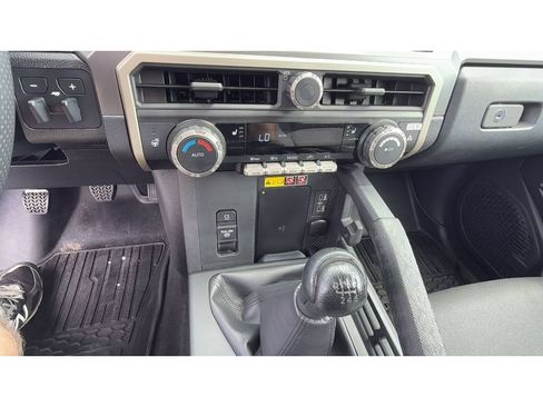 Used 2024 Toyota Tacoma TRD Off-Road w/ TRD Off Road Upgrade Package AWD/4WD image 19
