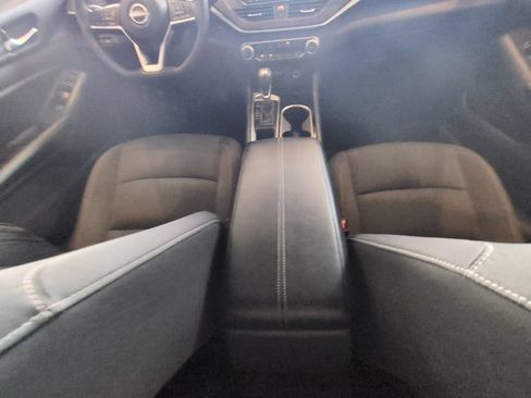 Used 2024 Nissan Altima 2.5 SV FWD image 28