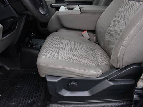 Used 2017 Ford F250 XLT AWD/4WD image 24