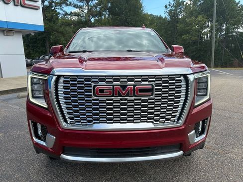Used 2021 GMC Yukon XL Denali w/ Denali Premium Package RWD image 8