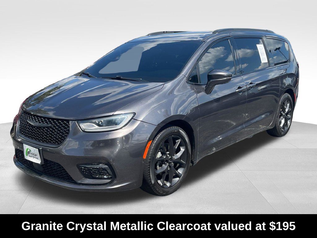 Used 2022 Chrysler Pacifica Limited w/ S Appearance Package FWD image 4