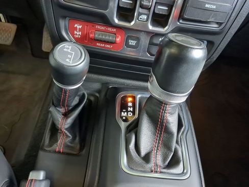 Used 2020 Jeep Wrangler Unlimited Rubicon AWD/4WD image 9