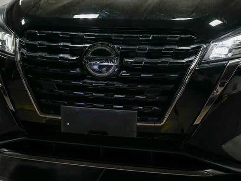 Used 2021 Nissan Kicks SR w/ SR Premium Package image 8