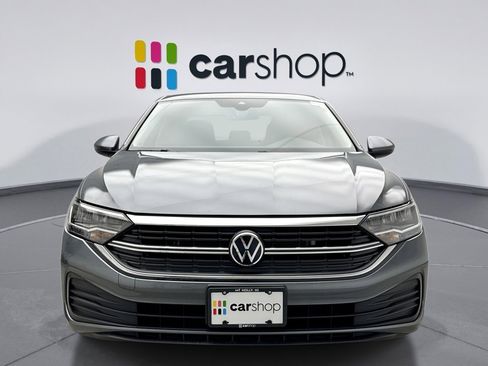 Used 2023 Volkswagen Jetta SE image 8