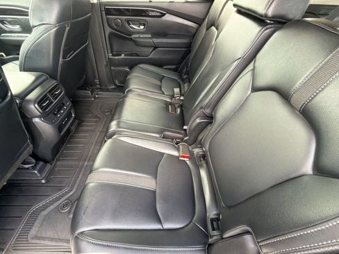 Used 2025 Honda Pilot EX-L image 27