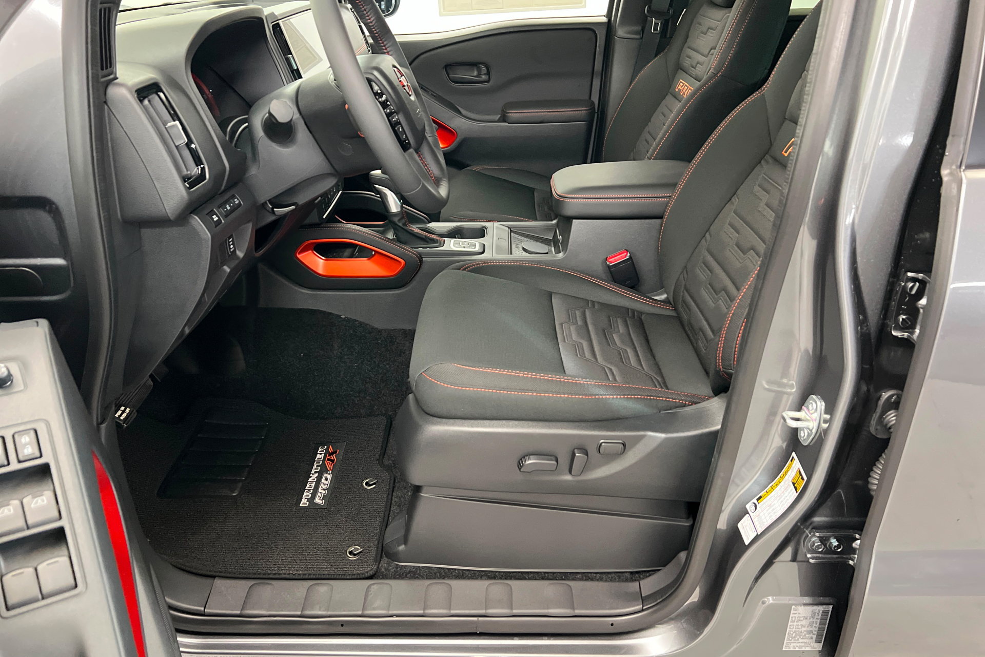 New 2027 Nissan Frontier PRO-4X w/ Pro Convenience Package AWD/4WD image 17