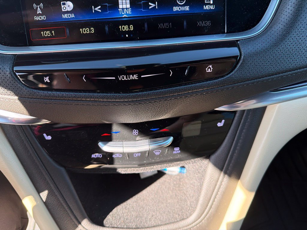 Used 2018 Cadillac XT5 Luxury w/ Driver Awareness Package AWD/4WD image 14