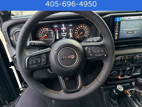 Used 2024 Jeep Gladiator Sport image 28