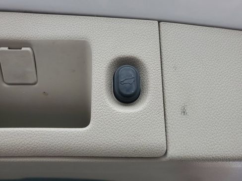 Used 2016 Cadillac Escalade Premium image 35