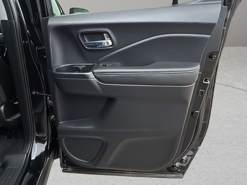 Used 2025 Honda Ridgeline RTL image 11