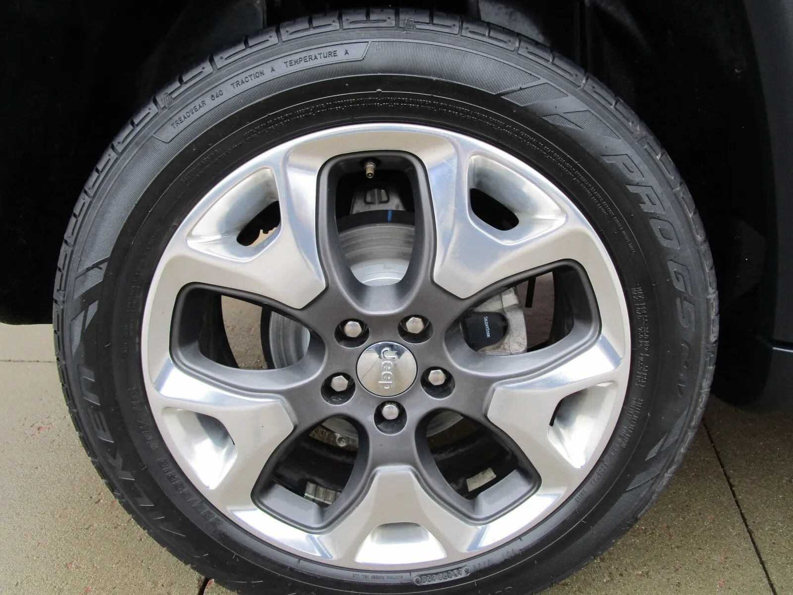 Used 2019 Jeep Compass Limited AWD/4WD image 10