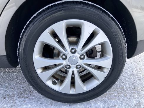 Used 2016 Kia Soul + image 9