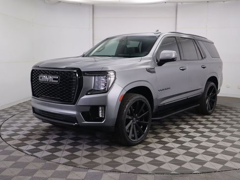 Used 2021 GMC Yukon SLT w/ SLT Premium Package image 1