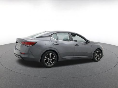 Used 2025 Nissan Sentra SV FWD image 9