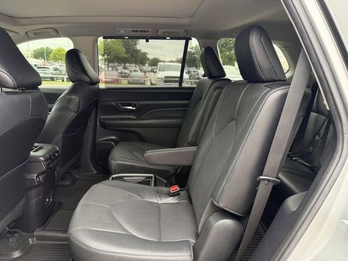Certified 2024 Toyota Grand Highlander AWD image 29