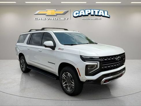 Used 2025 Chevrolet Suburban Z71 w/ Comfort Package AWD/4WD image 7