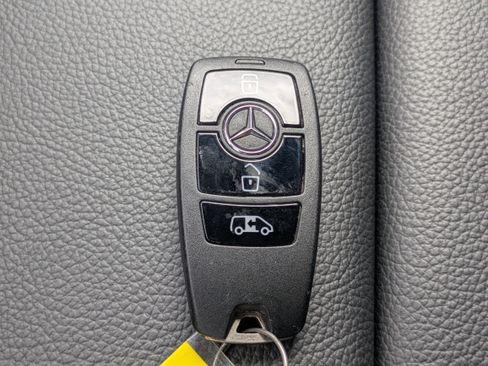 Used 2021 Mercedes-Benz Sprinter 2500 image 29