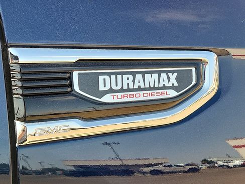 Used 2023 GMC Sierra 1500 Denali AWD/4WD image 9