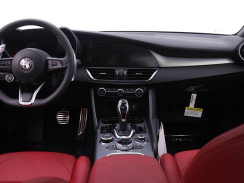 New 2026 Alfa Romeo Giulia AWD image 8