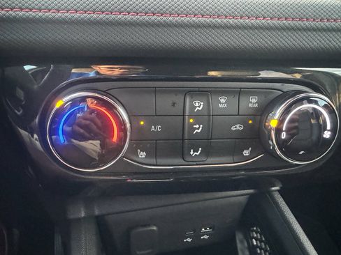 Used 2024 Chevrolet TrailBlazer RS FWD image 17