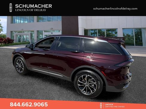 Used 2024 Lincoln Nautilus Premier AWD/4WD image 5