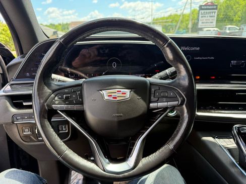 Used 2022 Cadillac Escalade Sport w/ LPO, ONYX Package AWD/4WD image 31