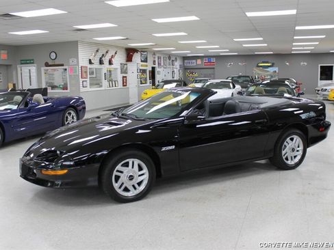 Used 1995 Chevrolet Camaro Z28 image 34