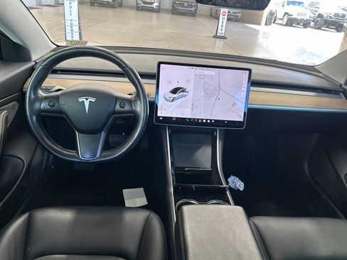 Used 2018 Tesla Model 3 Long Range RWD image 11
