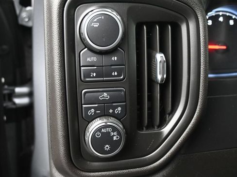 Used 2021 Chevrolet Silverado 1500 Custom Trail Boss AWD/4WD image 4