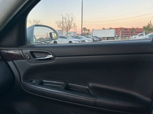 Used 2014 Chevrolet Impala LT image 16