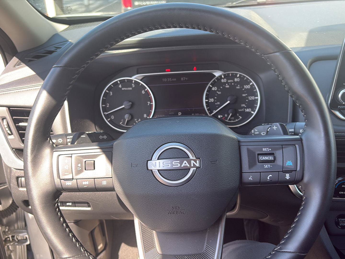Used 2025 Nissan Rogue SV AWD/4WD image 3
