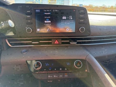 Certified 2023 Hyundai Elantra SEL image 22