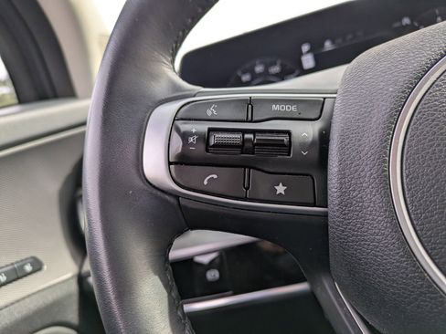 Certified 2025 Kia Sportage SX image 28